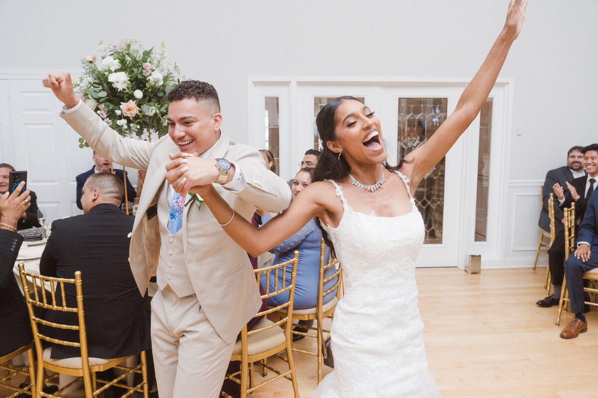 skyview-golf-club-wedding-reception-ballroom-photos-by-suess-moments