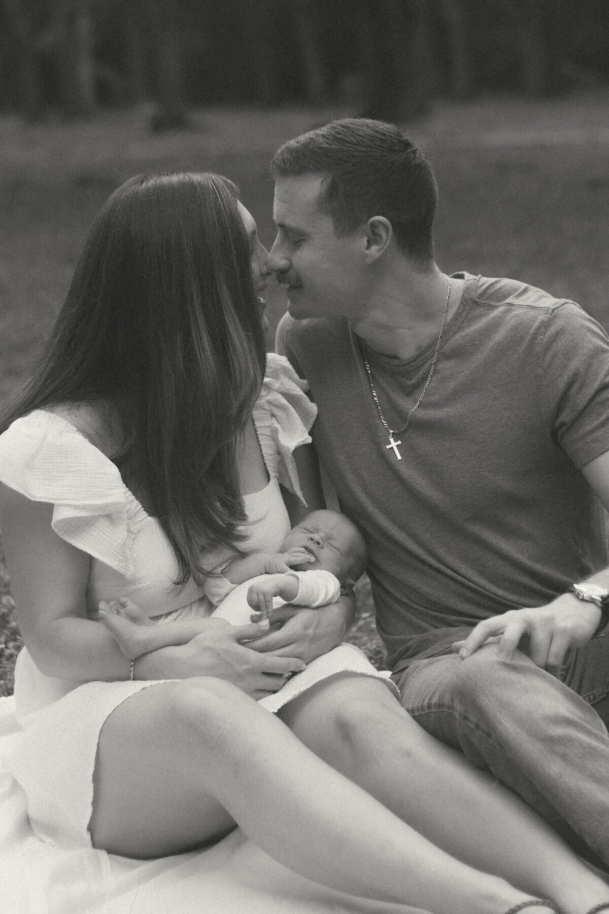 outdoor-newborn-photoshoot-15