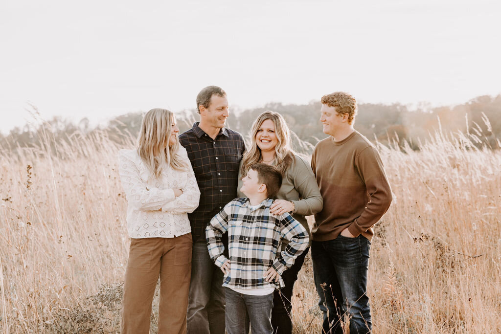 christina_ney_photography_wedding_engagement_lifestyle_photographer_dubuque_iowa_wedding_planning_assistance_adventurous_bold_laidback Family Photography9