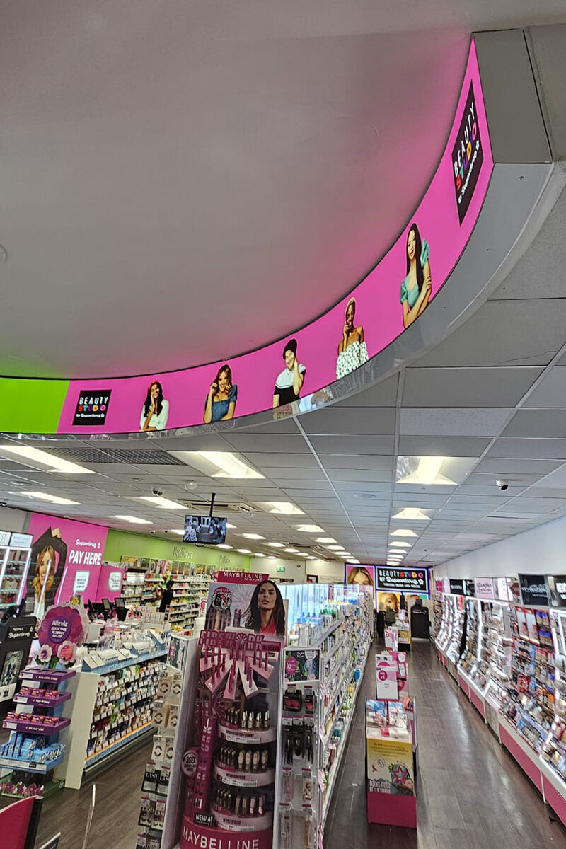 ellis-signs-curved-aluminium-lightbox