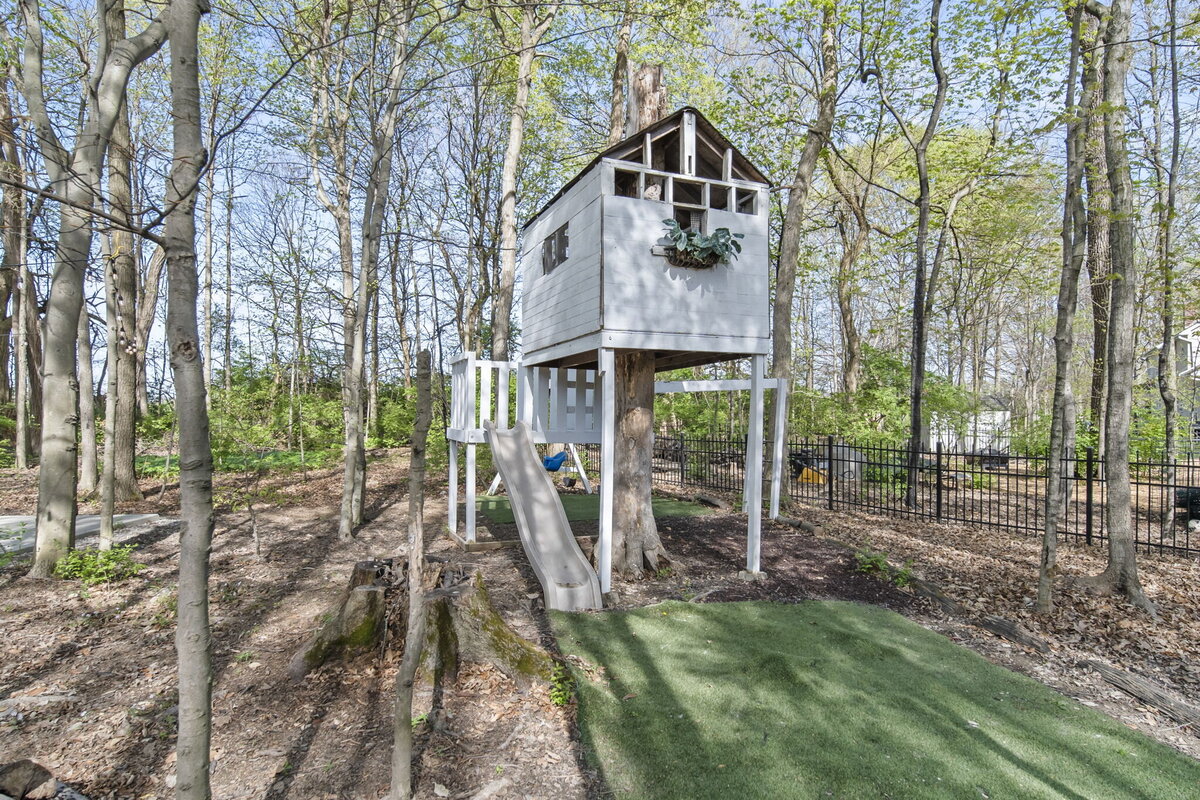 129-web-or-mls-A7404473