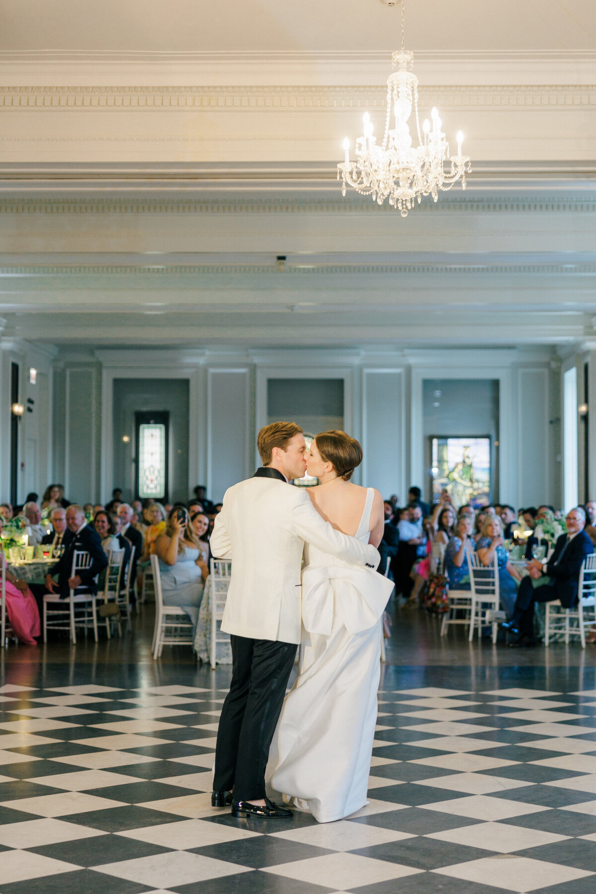 Lexi Benjamin Photography_Reynolds Chicago History Museum Wedding_07.06.24-321