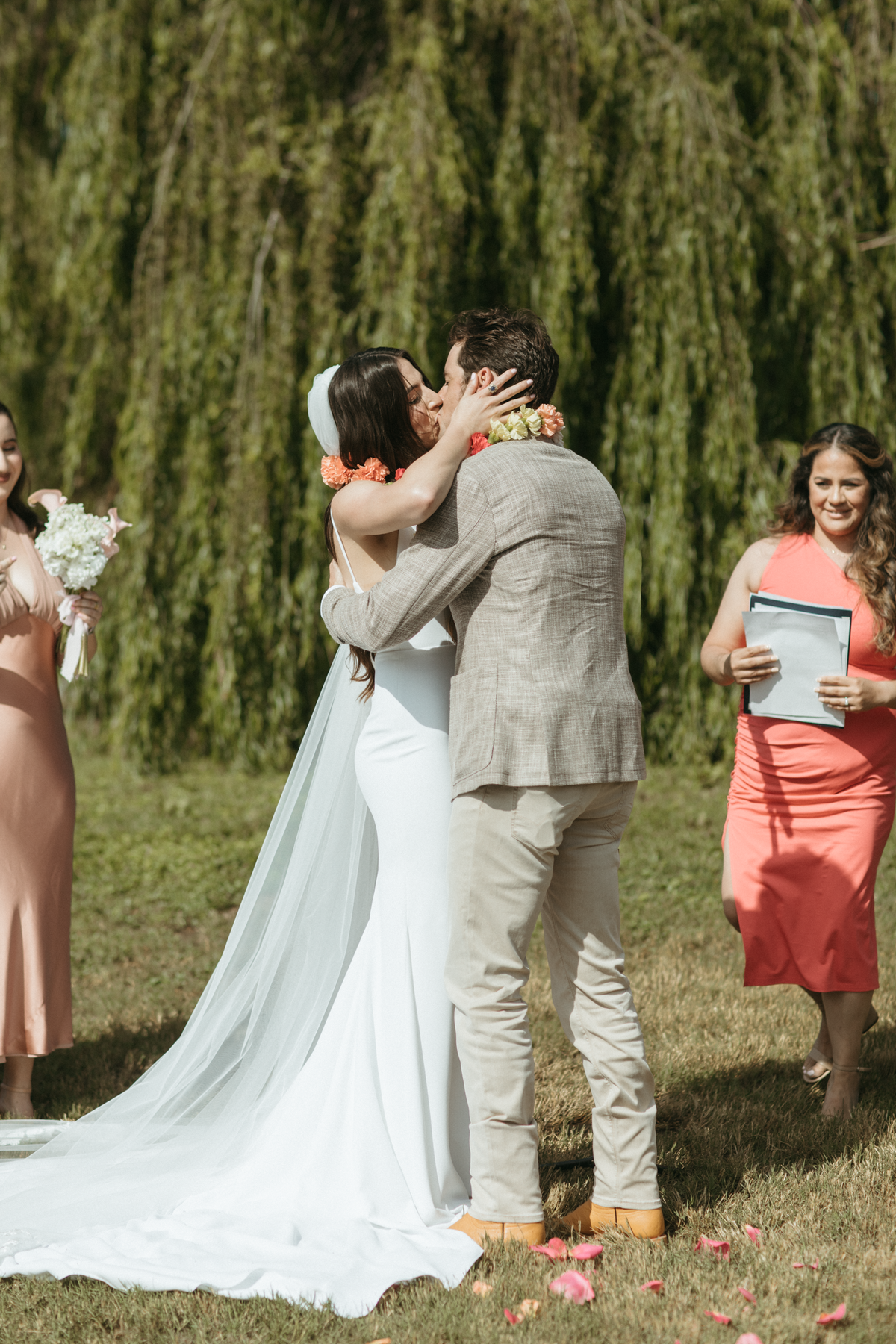 Wedding-Ceremony-First-Kiss-0257