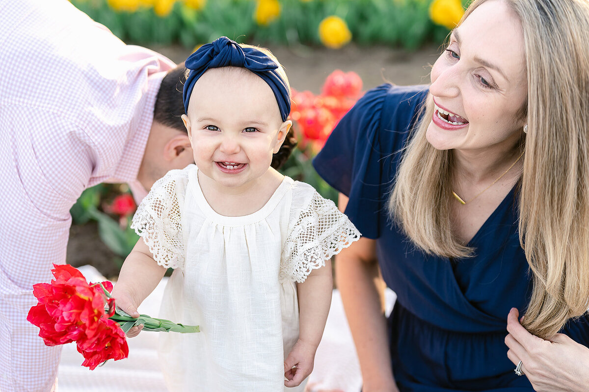 family-at-wicked-tulip-farm-preston-connecticut-bigsmile