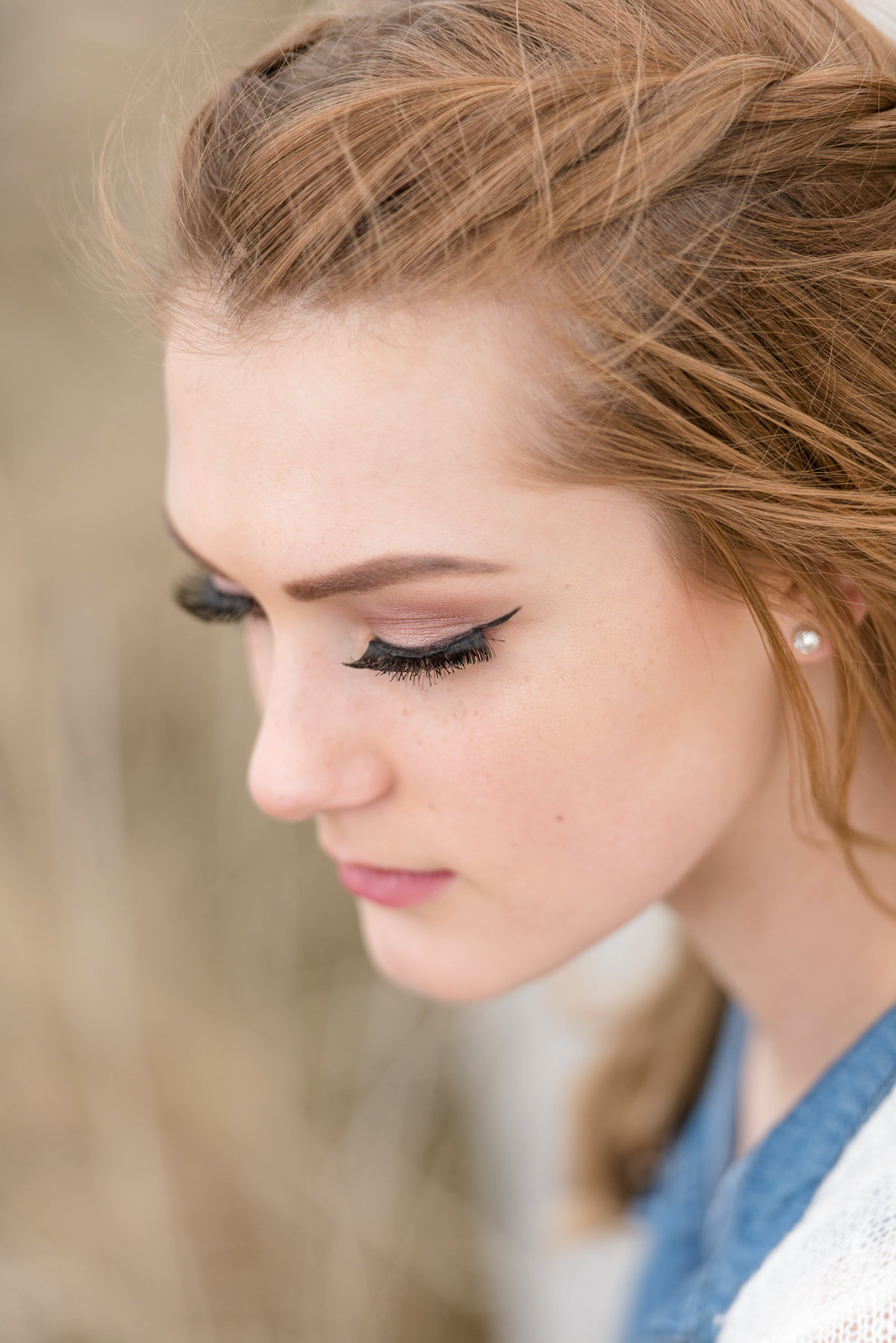 detailed shot of makeup during senior session in layton utah