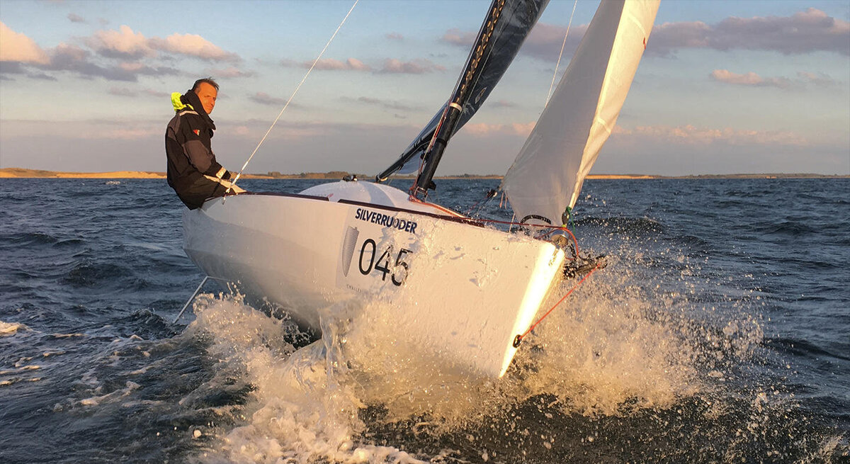 beneteau-first-18SE-exterior-1