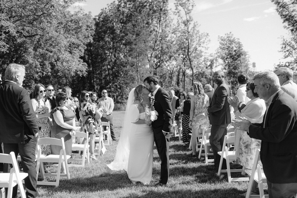 drowned-lands-brewery-wedding-nyc-photographer-love-melissa-329