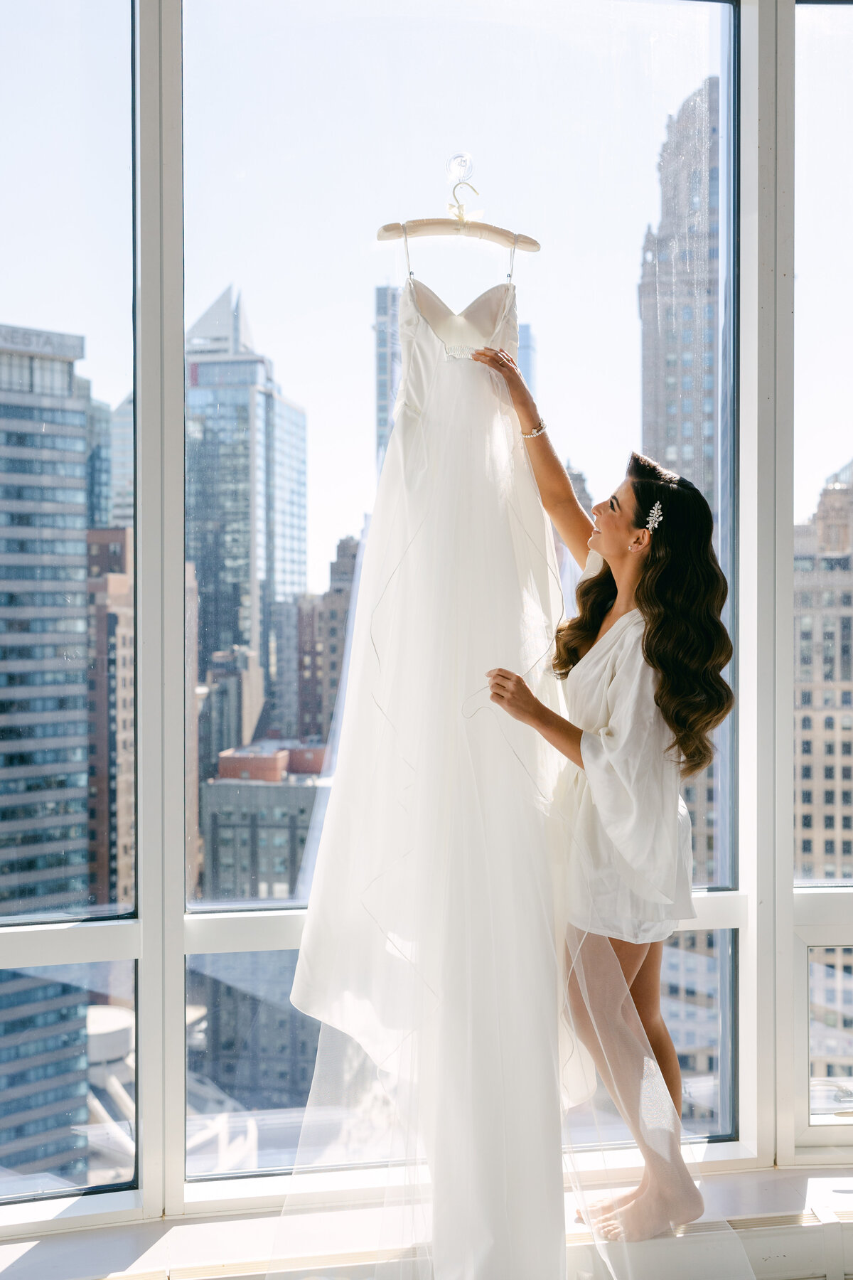 getting-ready-trump-hotel-wedding-daniela-cardili