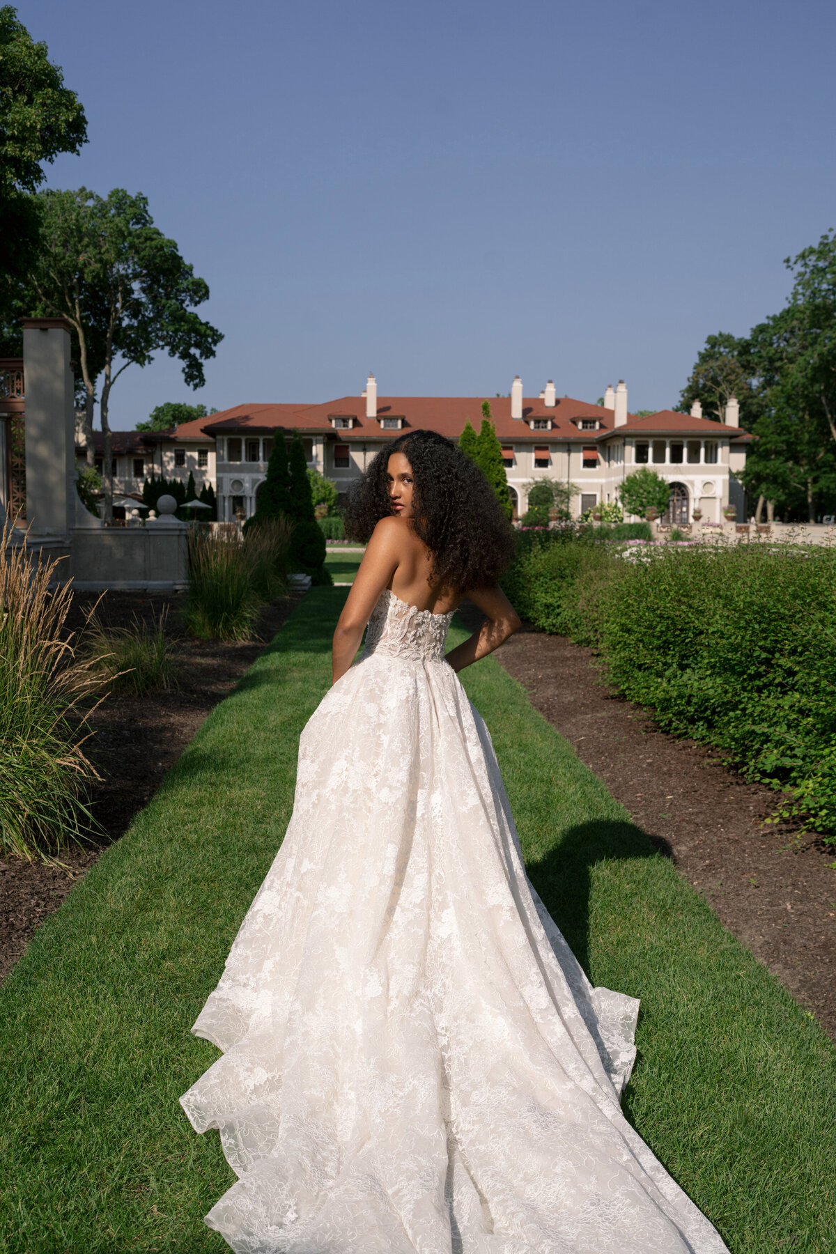 Berlez-Chicago-Wedding-Photographer-samantha-li-bridal-Eve-of-Milady-Armour-House-Editorial-195
