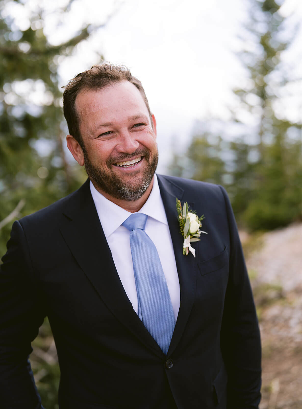 sharron-ian-aspen-mountain-club-wedding-groom-2