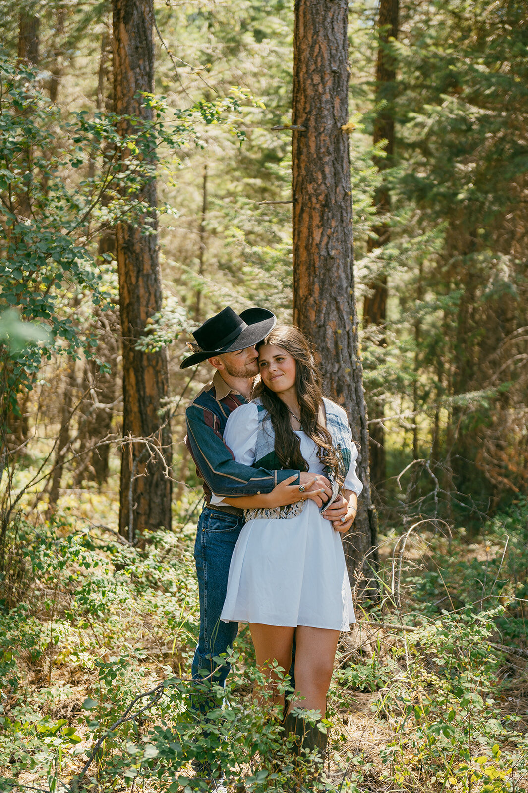 presley-gray-photo-haybale-forest-montana-elopement-8130