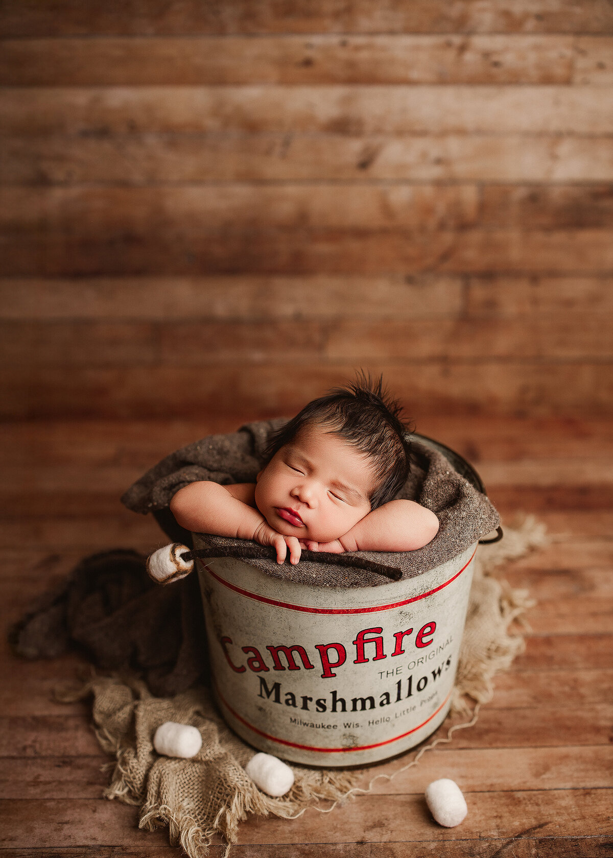 newborn photographer baby session in clarksville tn
