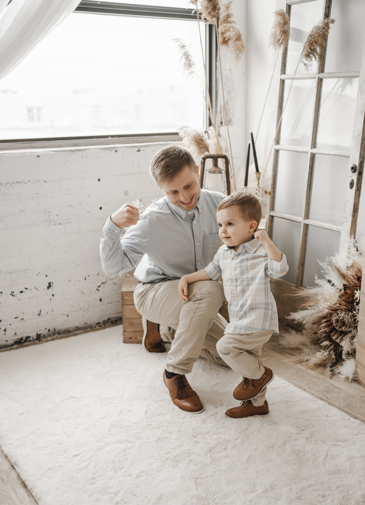 Buffalo NY WNY and Rochester NY family photographer. Lewiston ny williamsville ny amherst ny clarence ny newfane ny lockport ny medina ny family photographer mommy and me photography