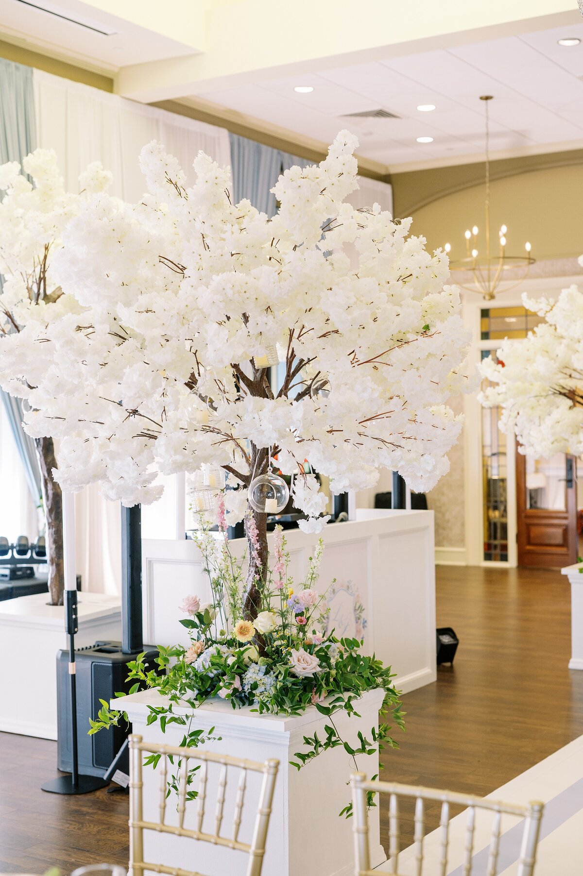 Lauren + John - Burrit on the Mountain Wedding - Details-124