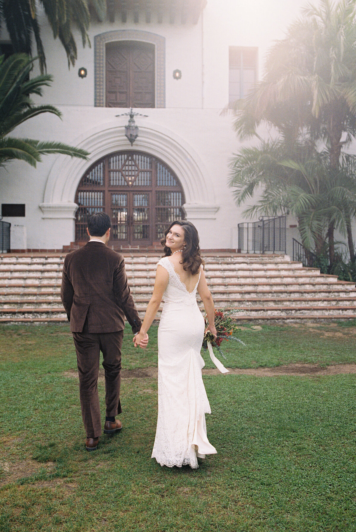 santa-barbara-court-house-intimate-wedding-olive-and-oath-32