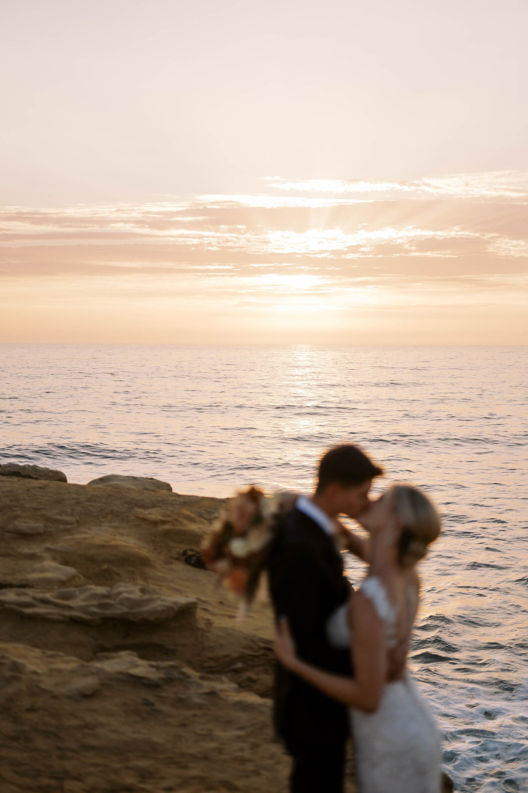 KMW-Rose-Bowman-sunset-cliffs-elopement-577