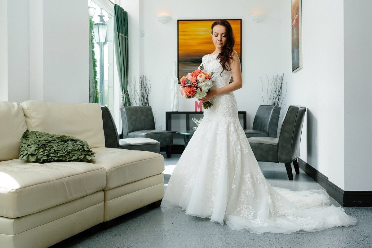 snohomish wedding photography captures bride in everett washington