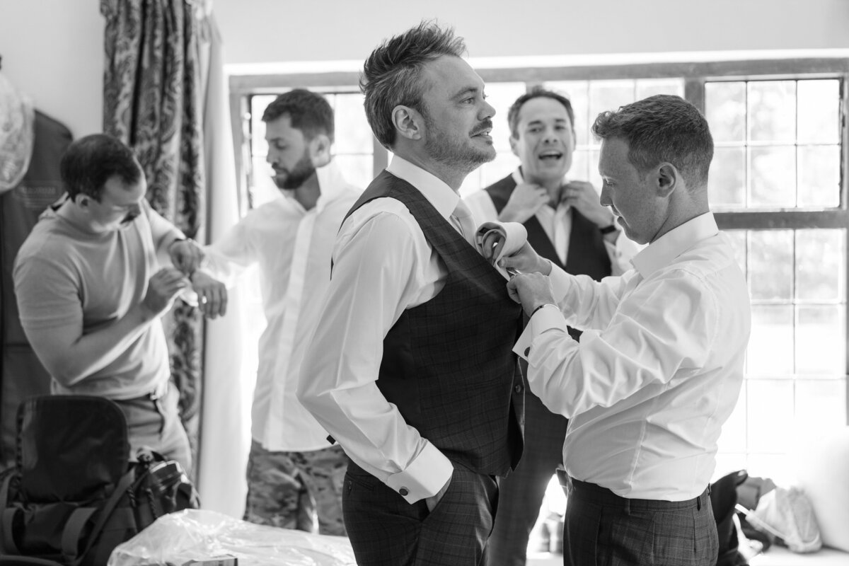 Notley-Abbey-wedding-photography-1049