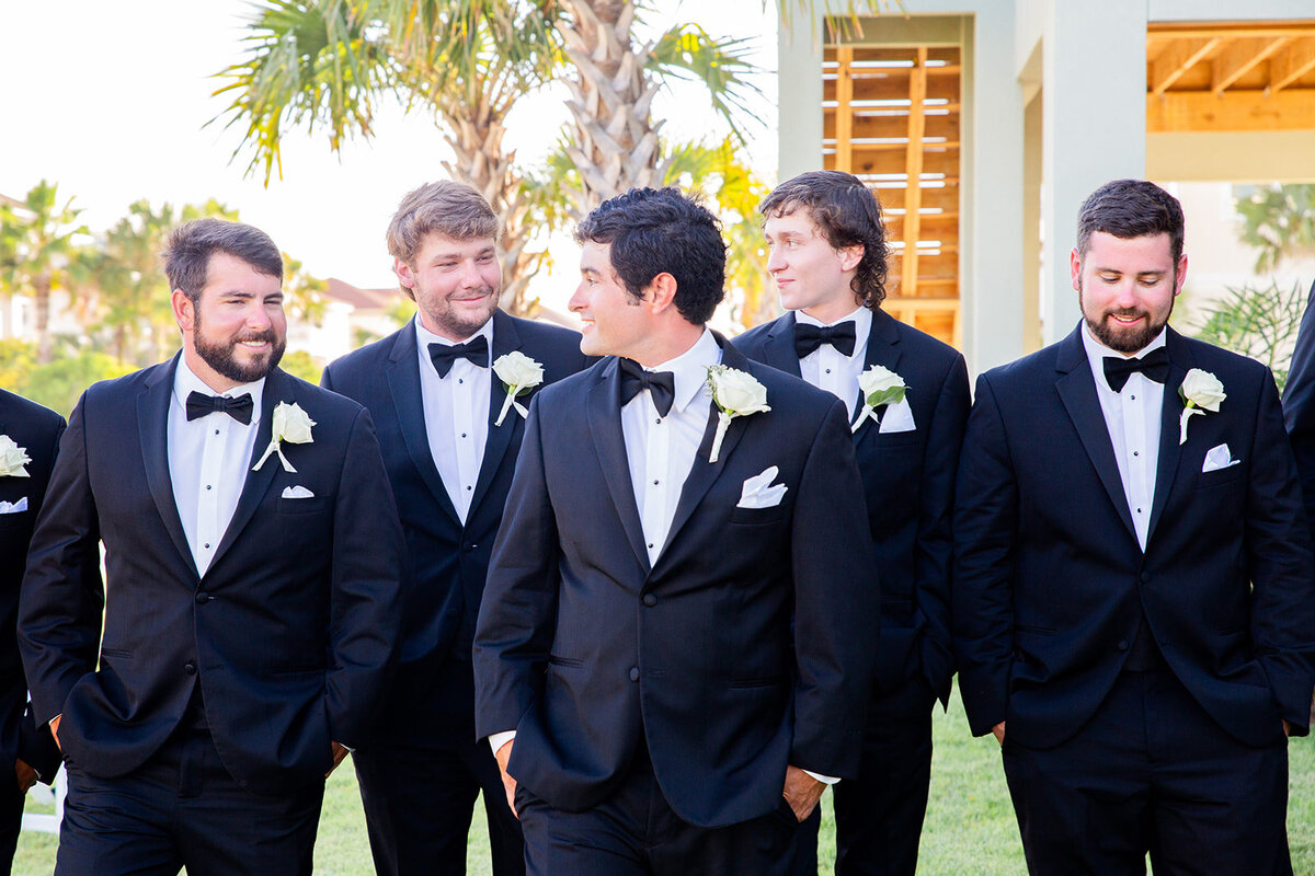 Destination-Wedding-Beach-Kiser-Images17