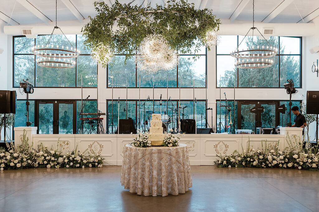 108-elegant-barn-wedding-greenery-gold-modern-vintage-events