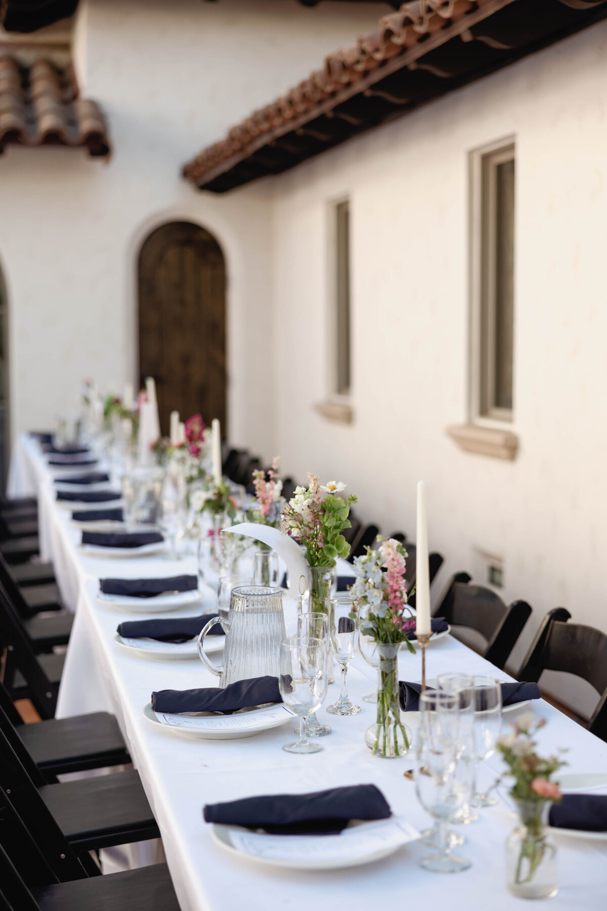 Elegant table decor photographed by wedding photographer st petersburg fl

