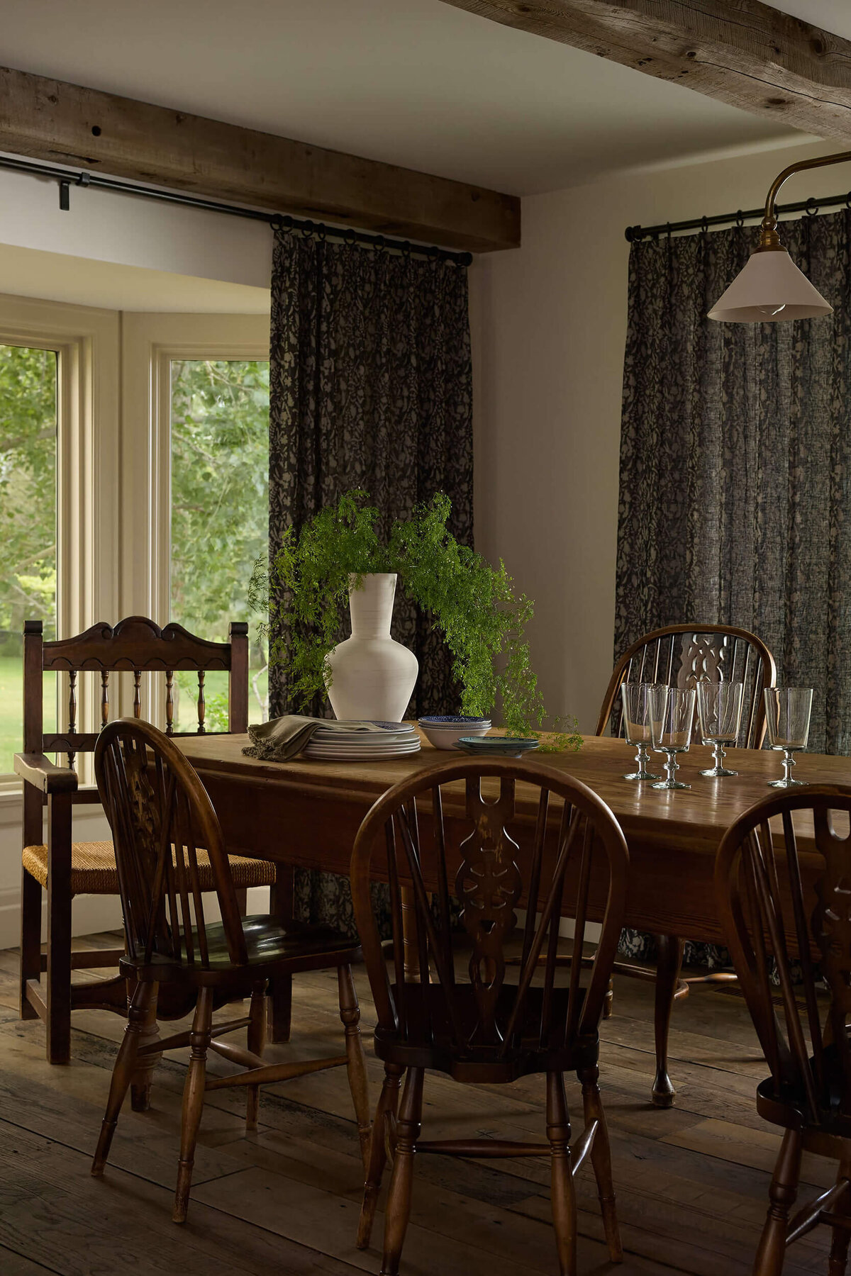 vintage-dining-room-wood-chairs-window-lighting-wilmington-interior-designer