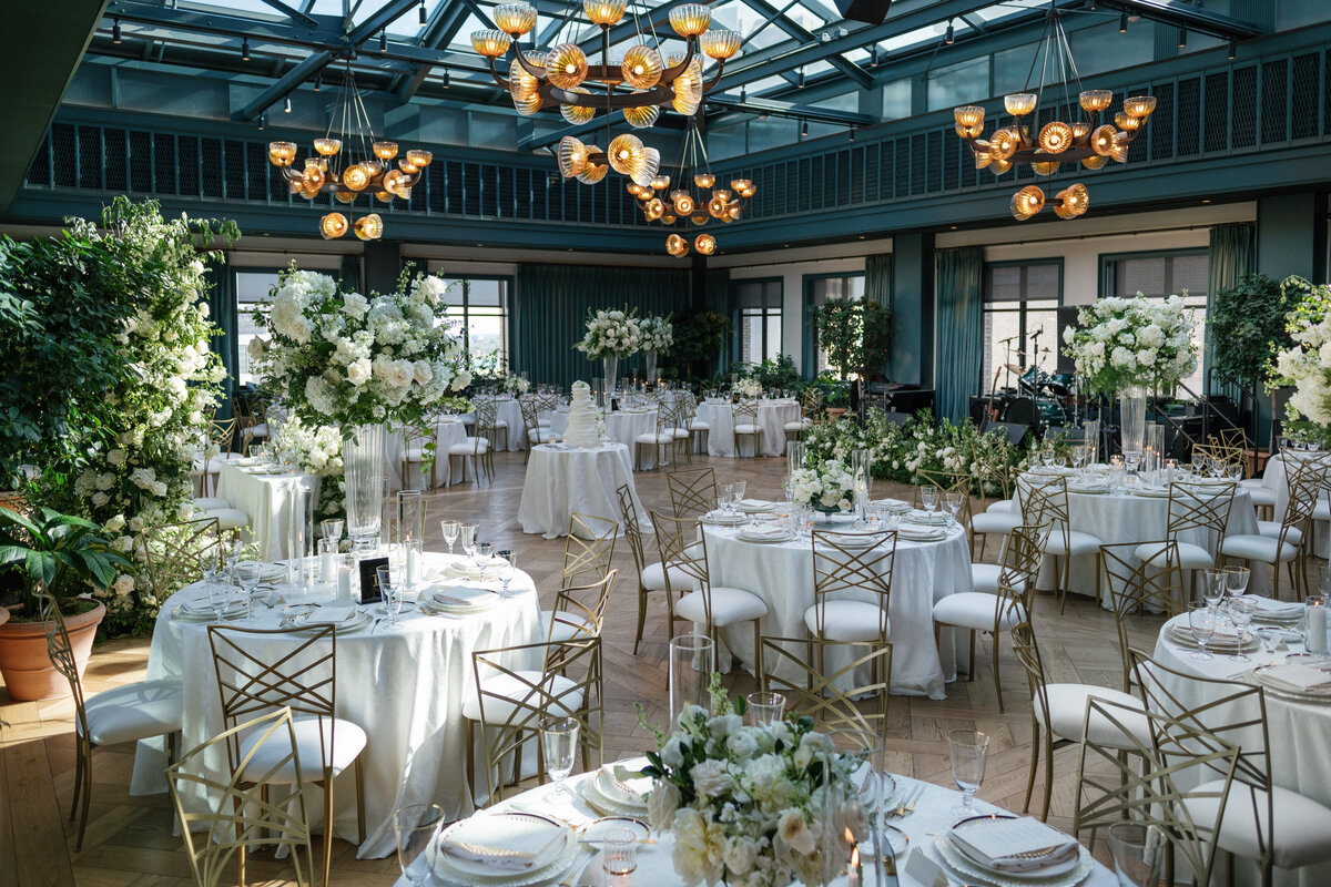 book-tower-detroit-luxury-wedding-photo-136