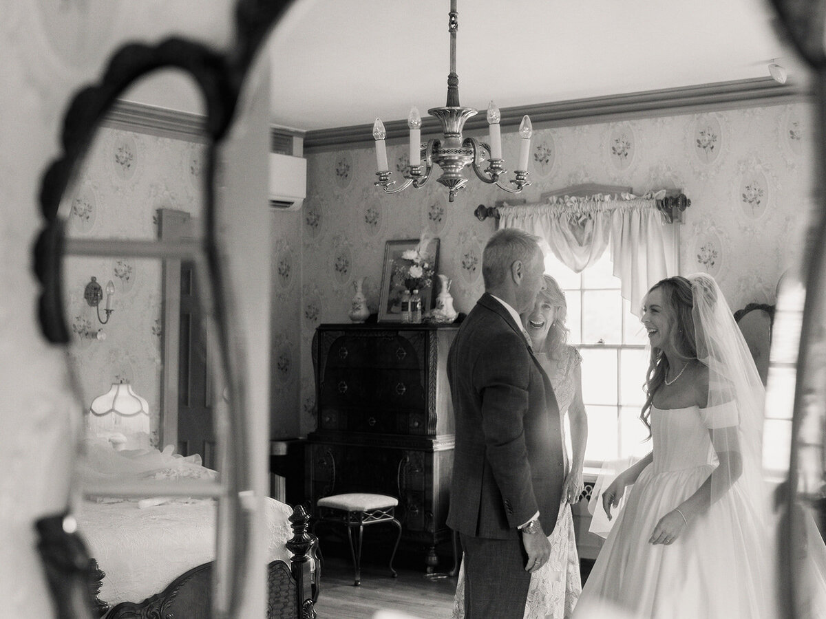Sarah & Blake Sneak Peeks-94-2