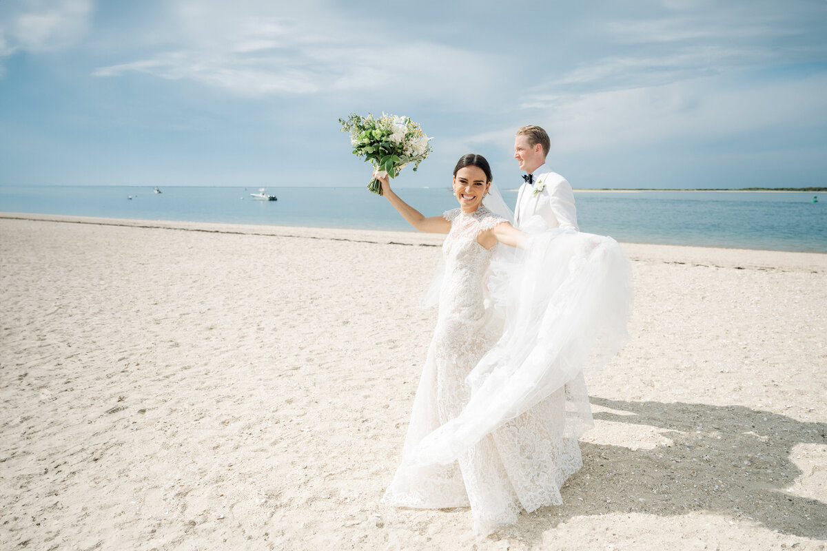 galley-beach-wedding-style