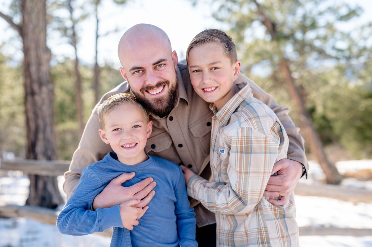 Colorado-Springs-CO-Ute-Valley-Pine-Tree-Christmas-Mini-Session-Magnolia-and-Grace-Photography-Co-CourtneyG-# (1)-19