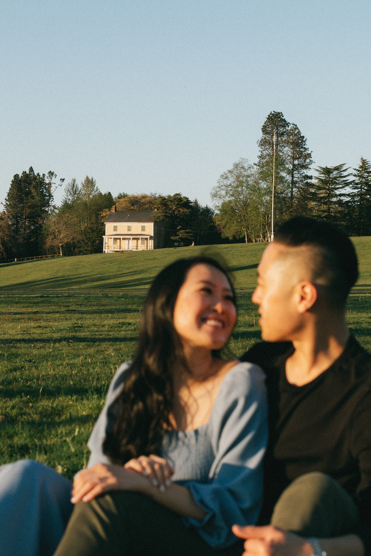 Couples-session-discovery-park-documentary-style-jennifer-moreno-photography-seattle-washington