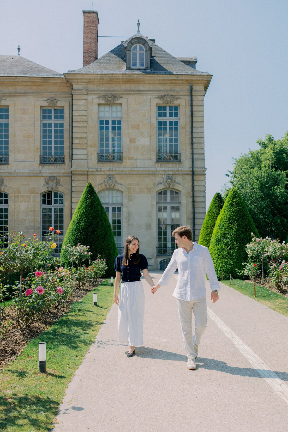 Engagement-Paris-Rodin-Garden-wedding-Larisa-Shorina-56