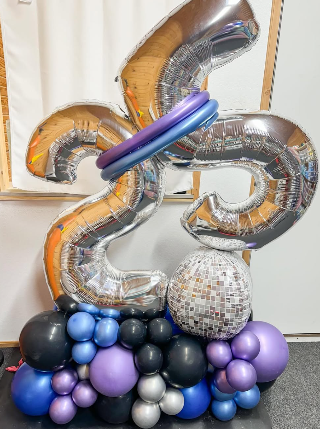 number balloons silver
