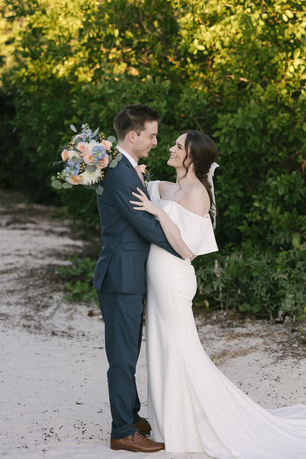 emily-plank-photo-the-current-hotel-elope-in-florida-chantilly-chic-celebrations-15