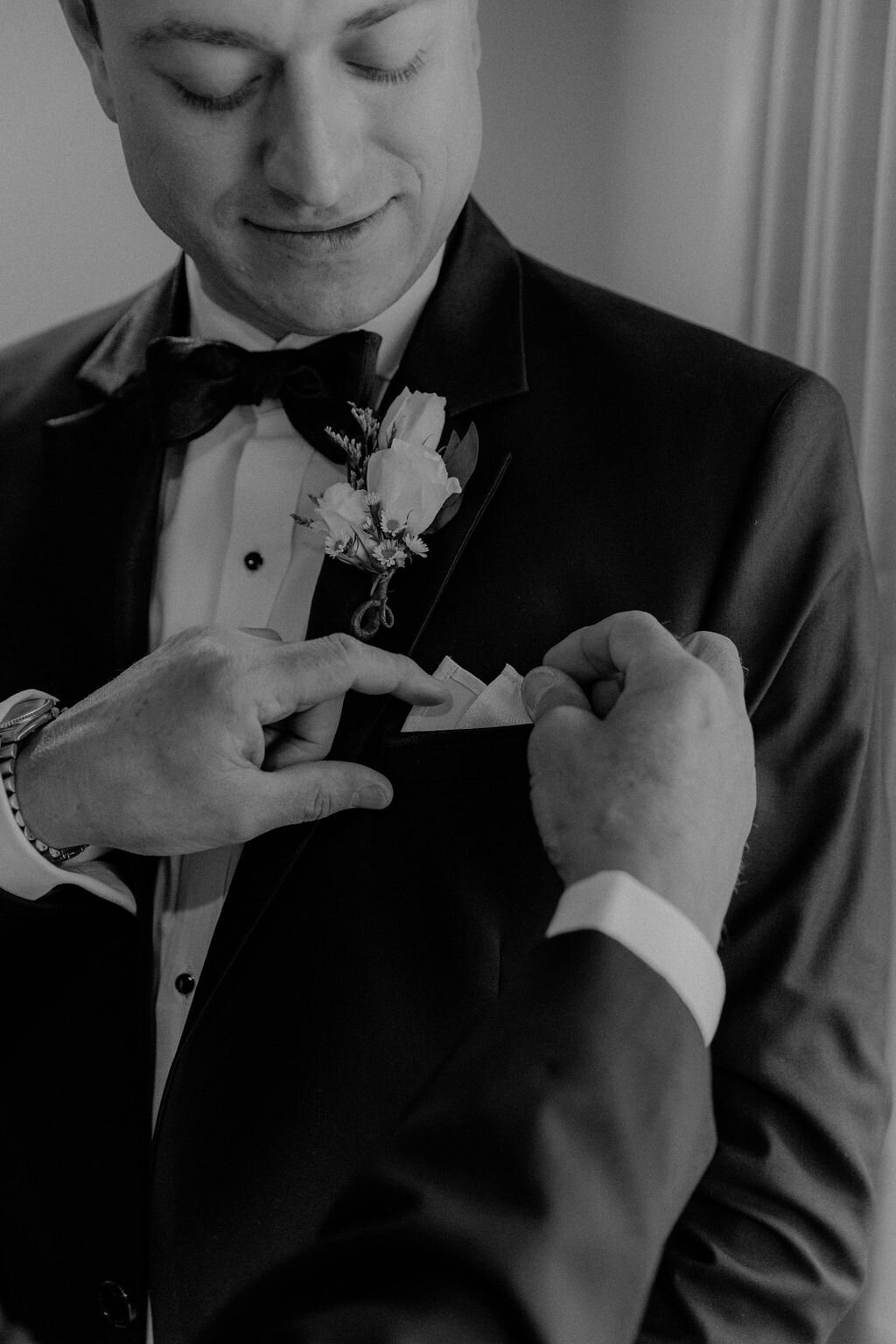groom-boutonniere-brooklake-getting-ready