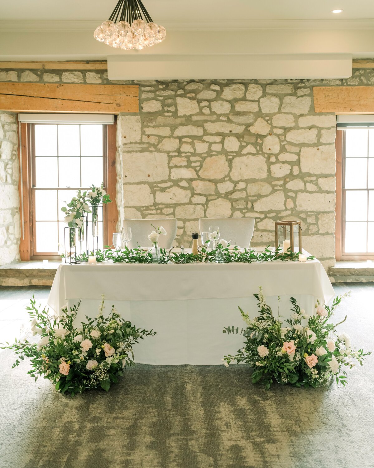 S&C Cambridge Mill Head Table Flowers
