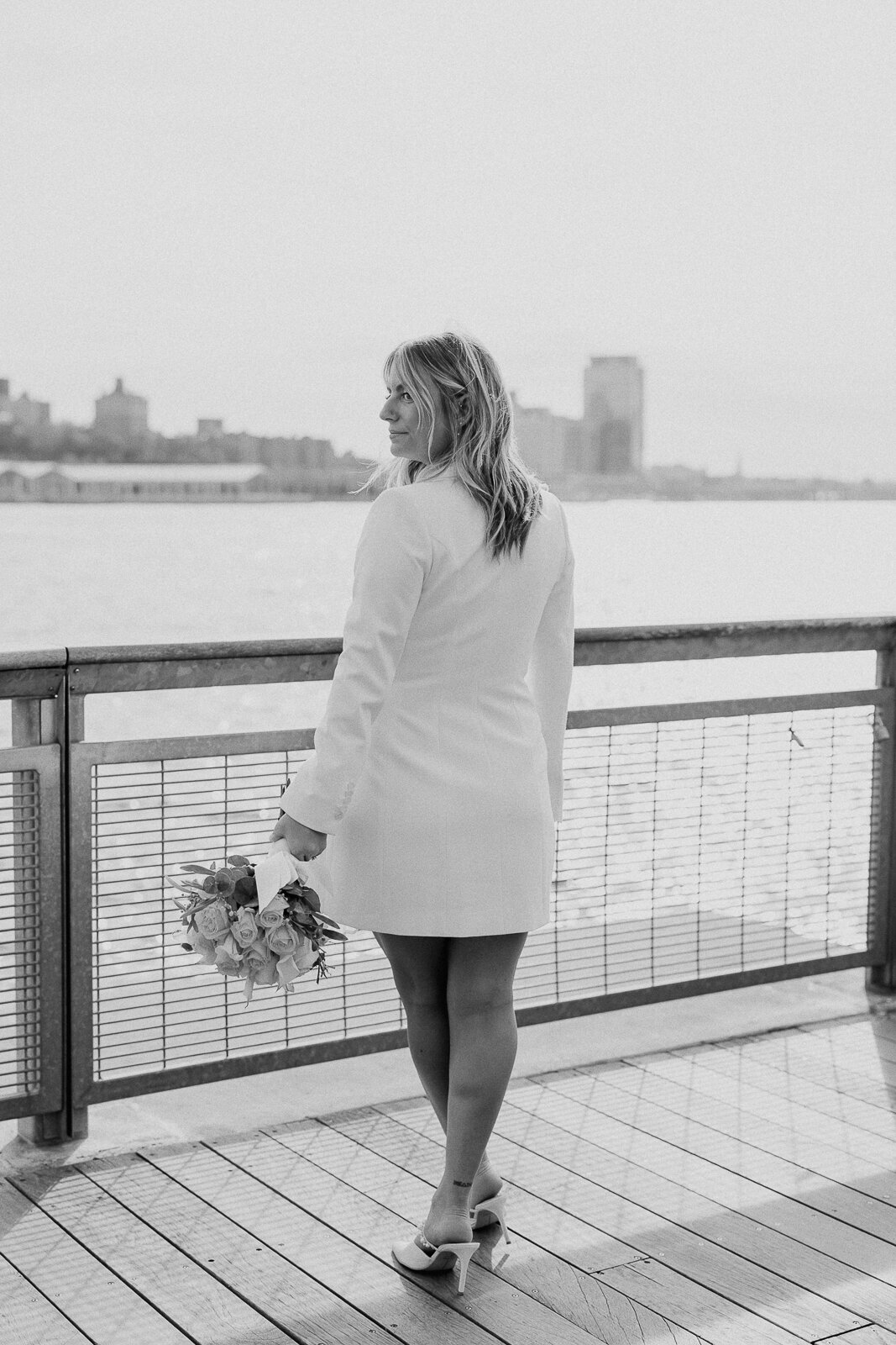 intimate wedding photographer brooklyn bridge