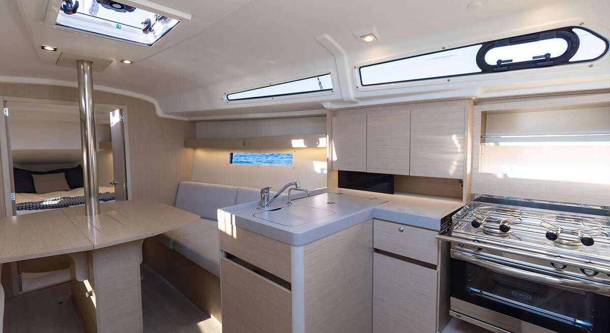 beneteau-oceanis-34.1-interior-1