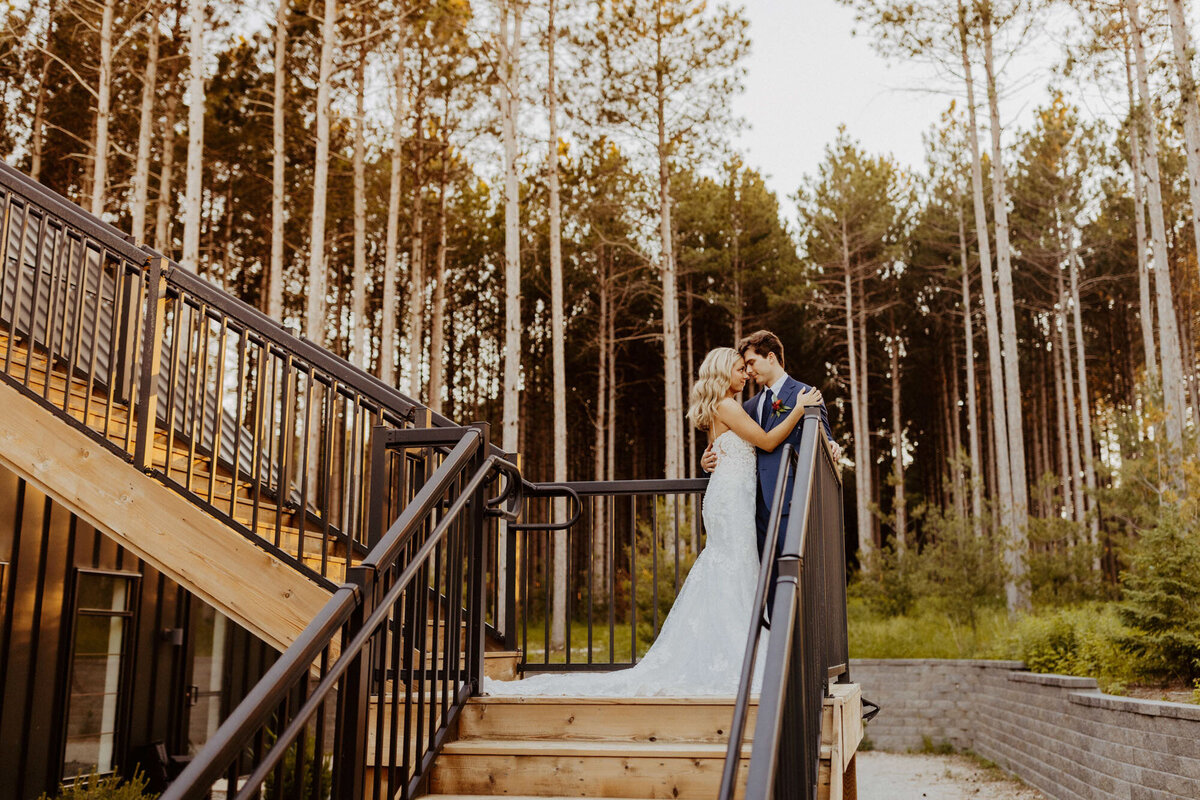 Pinewood Events - Minnesota Modern Nature Inspired Wedding Event Venue - @madisondelaneyphotography - 1