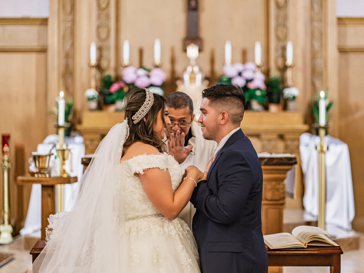 Traditional Hispanic wedding in a church in SF. Latinos wedding photography by 4Karma Studio