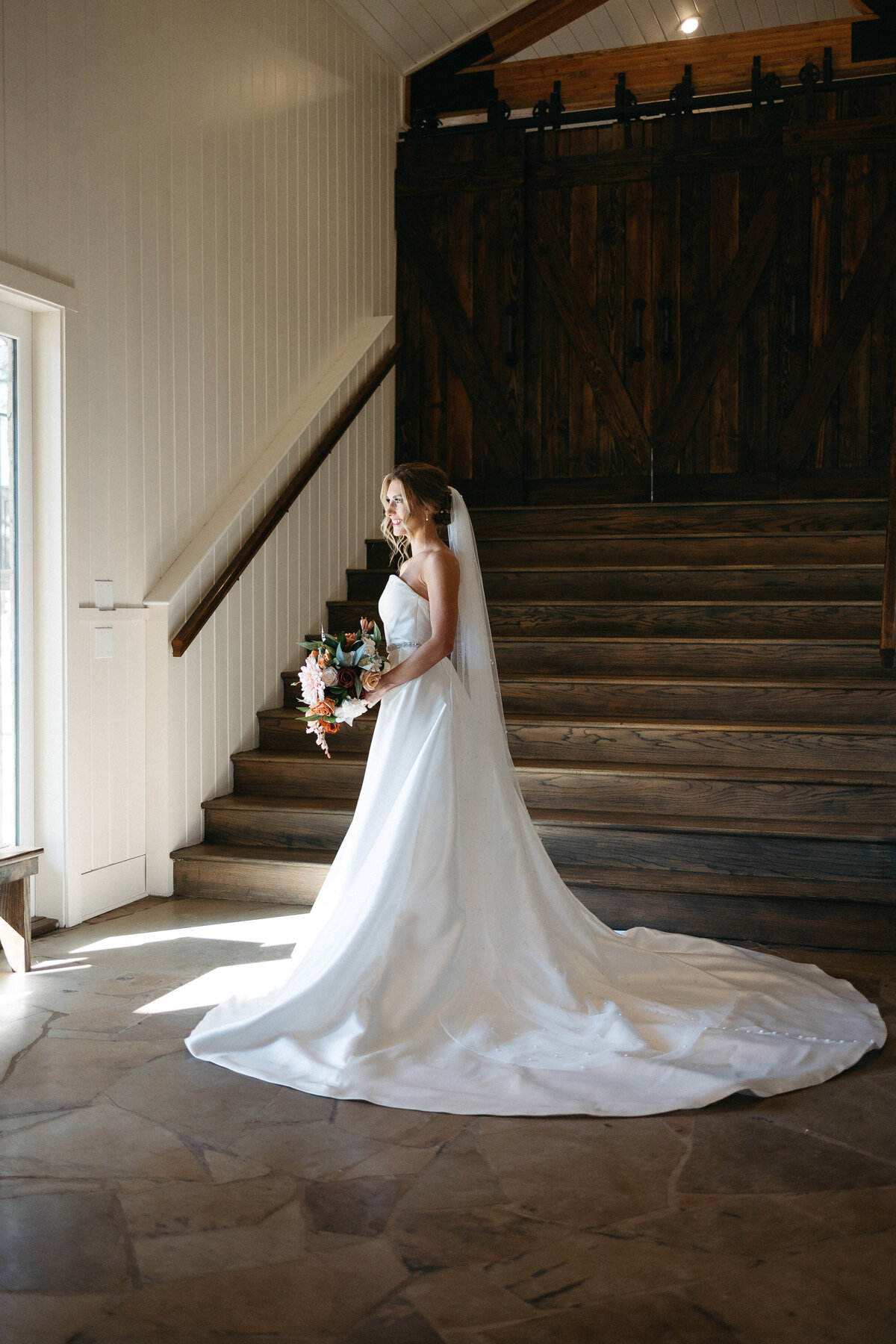 sendera-springs-bridal-session-texas-wedding-photographer-leah-thomason-1