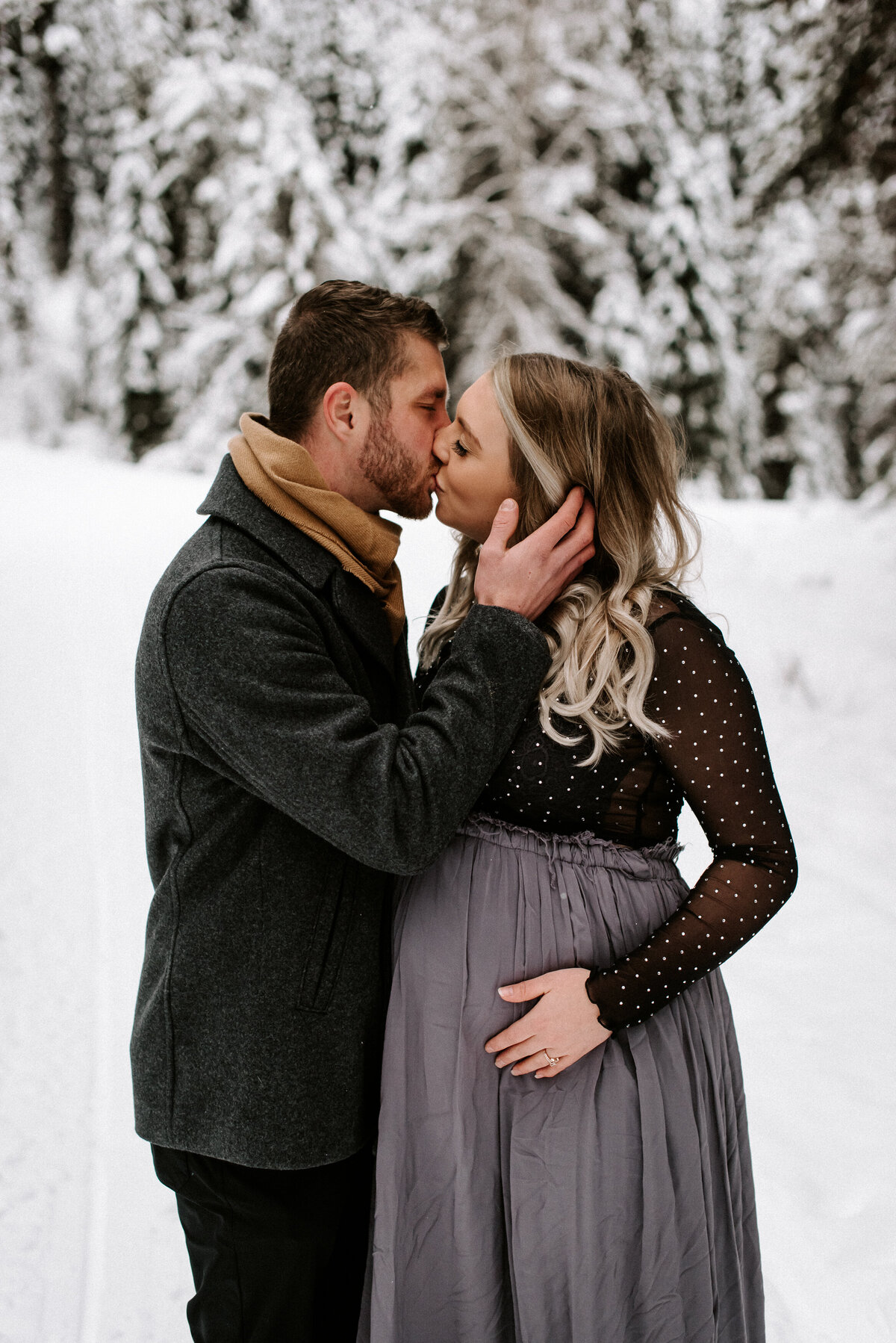 Kootenay  Maternity Photographer, Nelson, BC, Canada