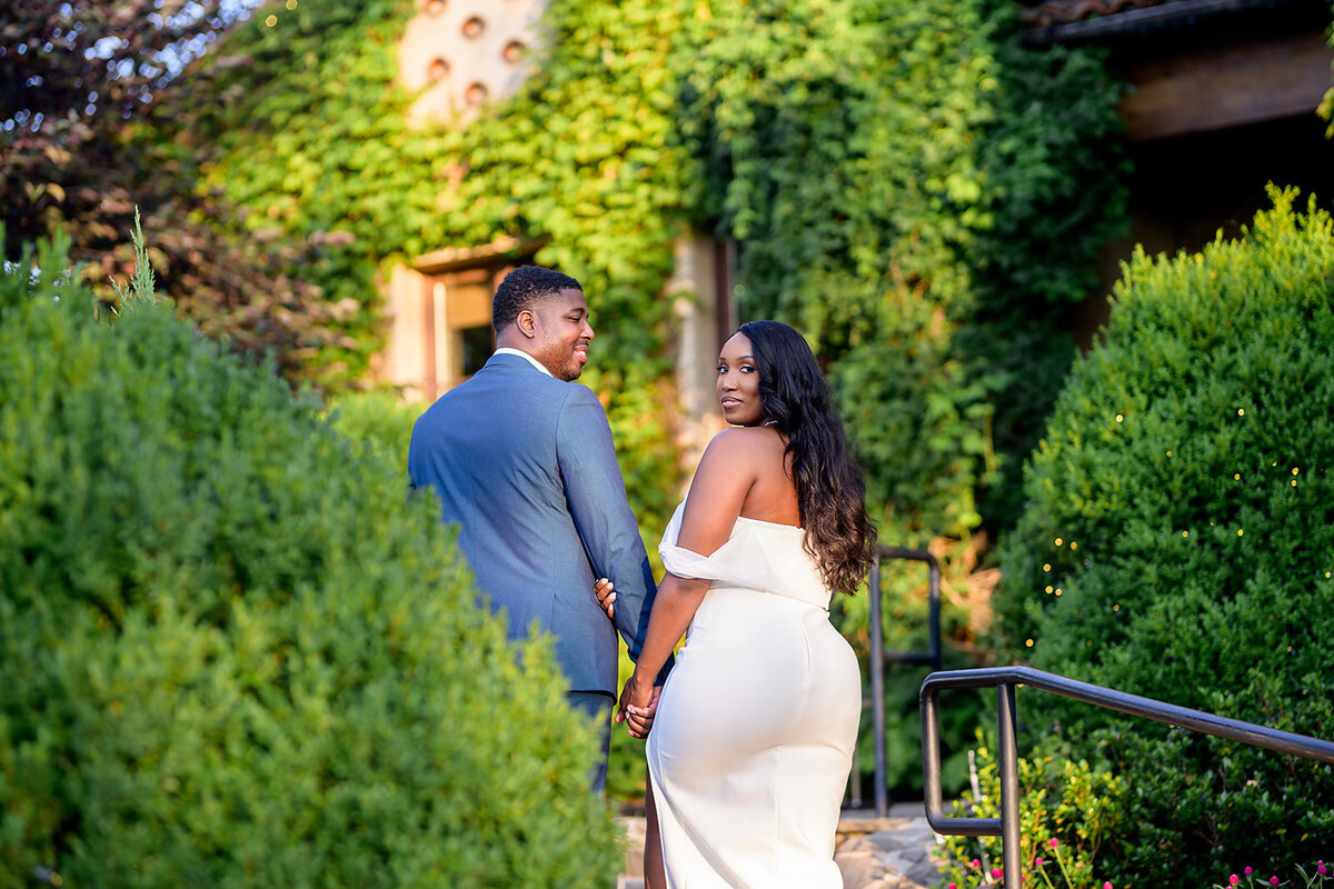 Montaluce-Winery-Engagement-Session-Garden-Image