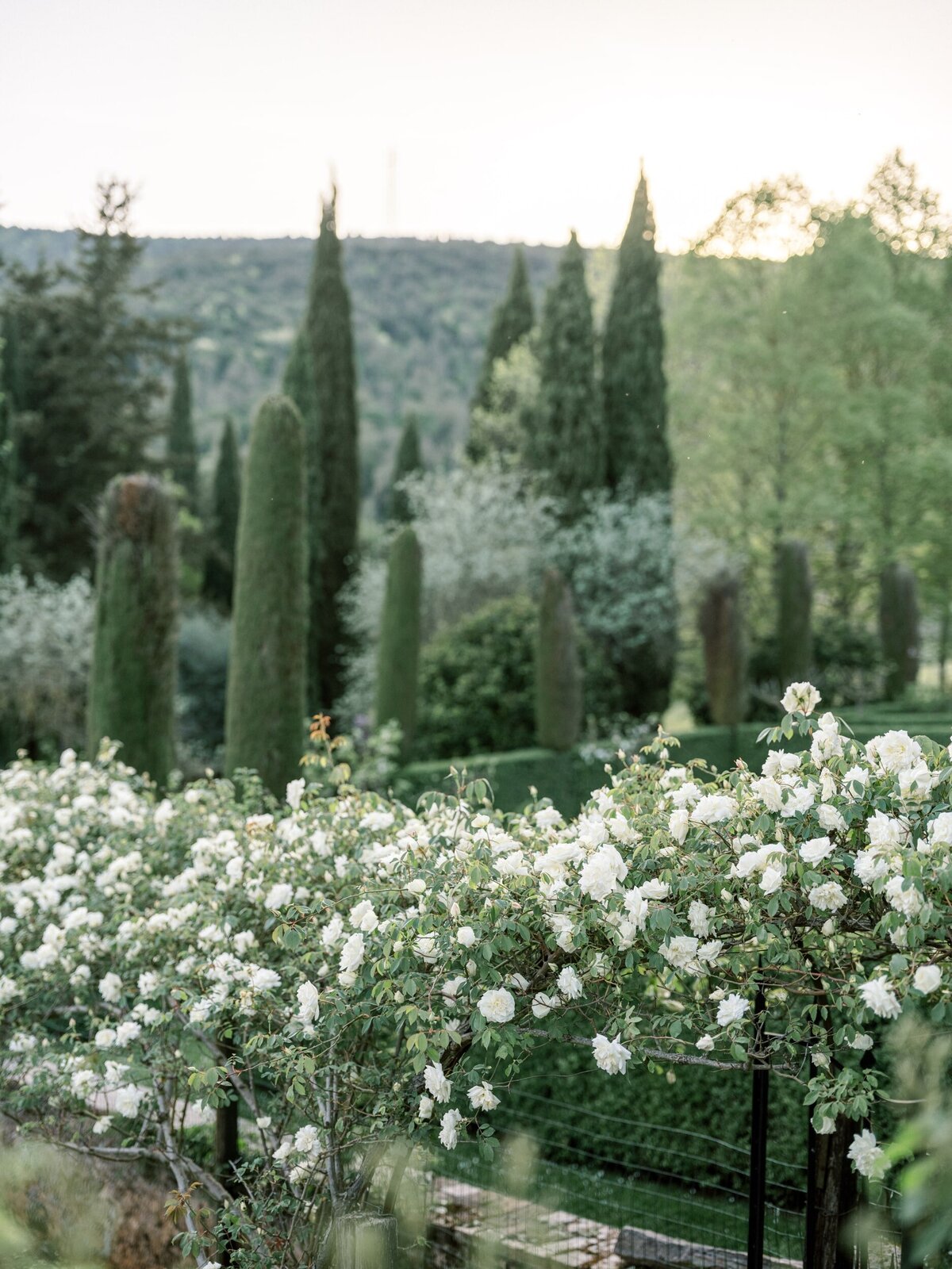 Brides_Villa-Cetinale-Italy_Redamancy-Photo-and-Film_081-min