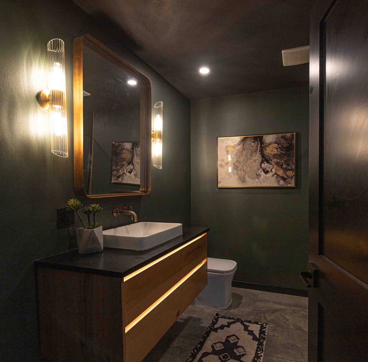 dark and moody bathroom interior design