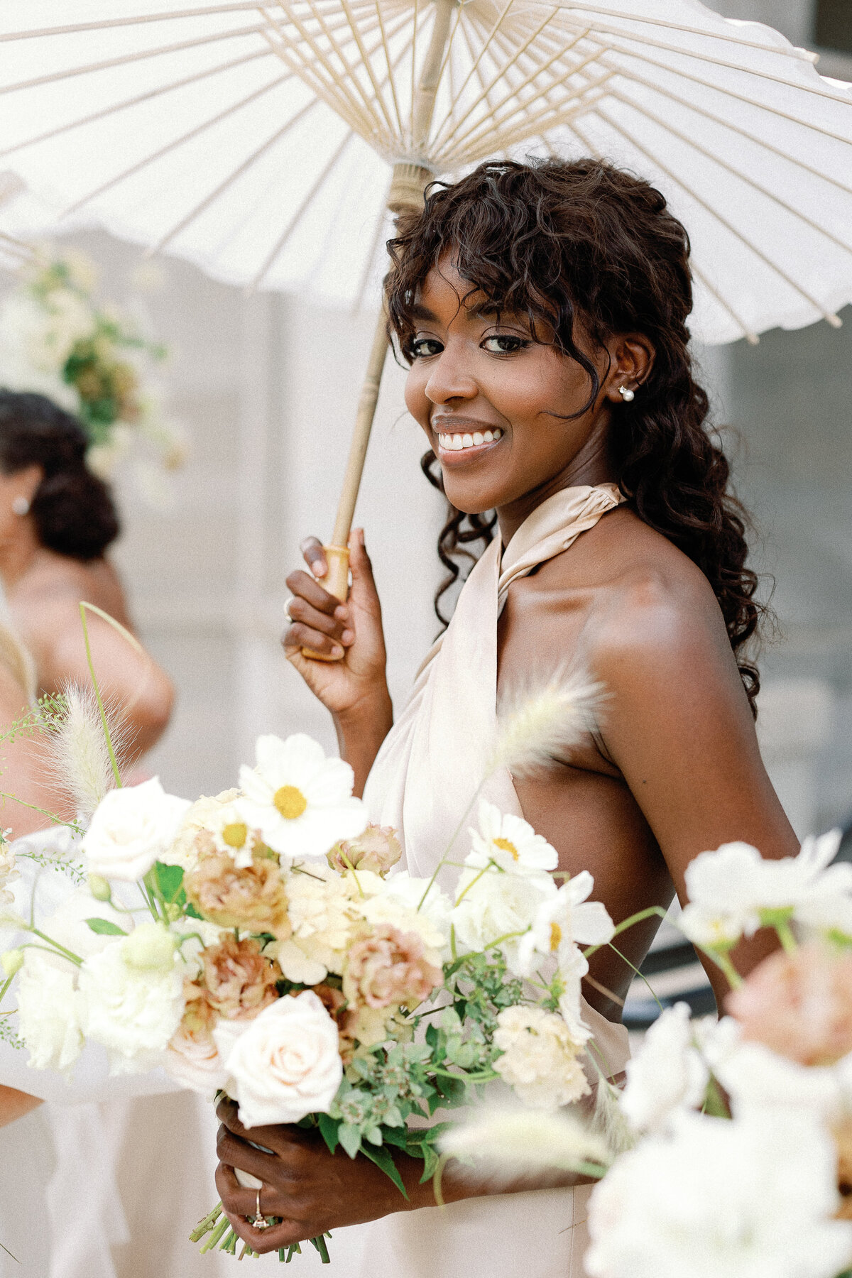 Neutral dress and bouquet