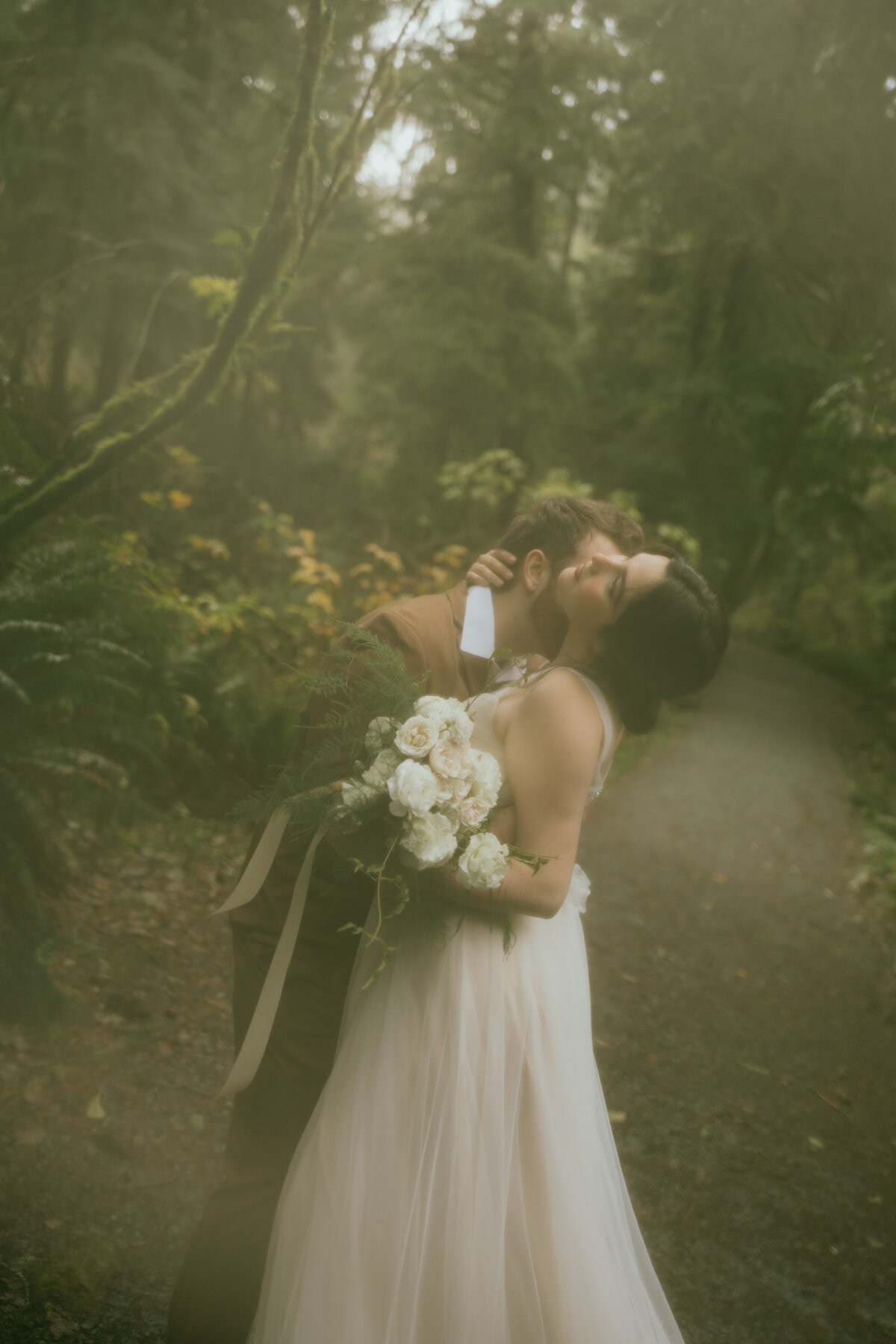 PNWElopementPhotographer_Documentaryweddingphotographer_ElkFlats_TravelWedding-87