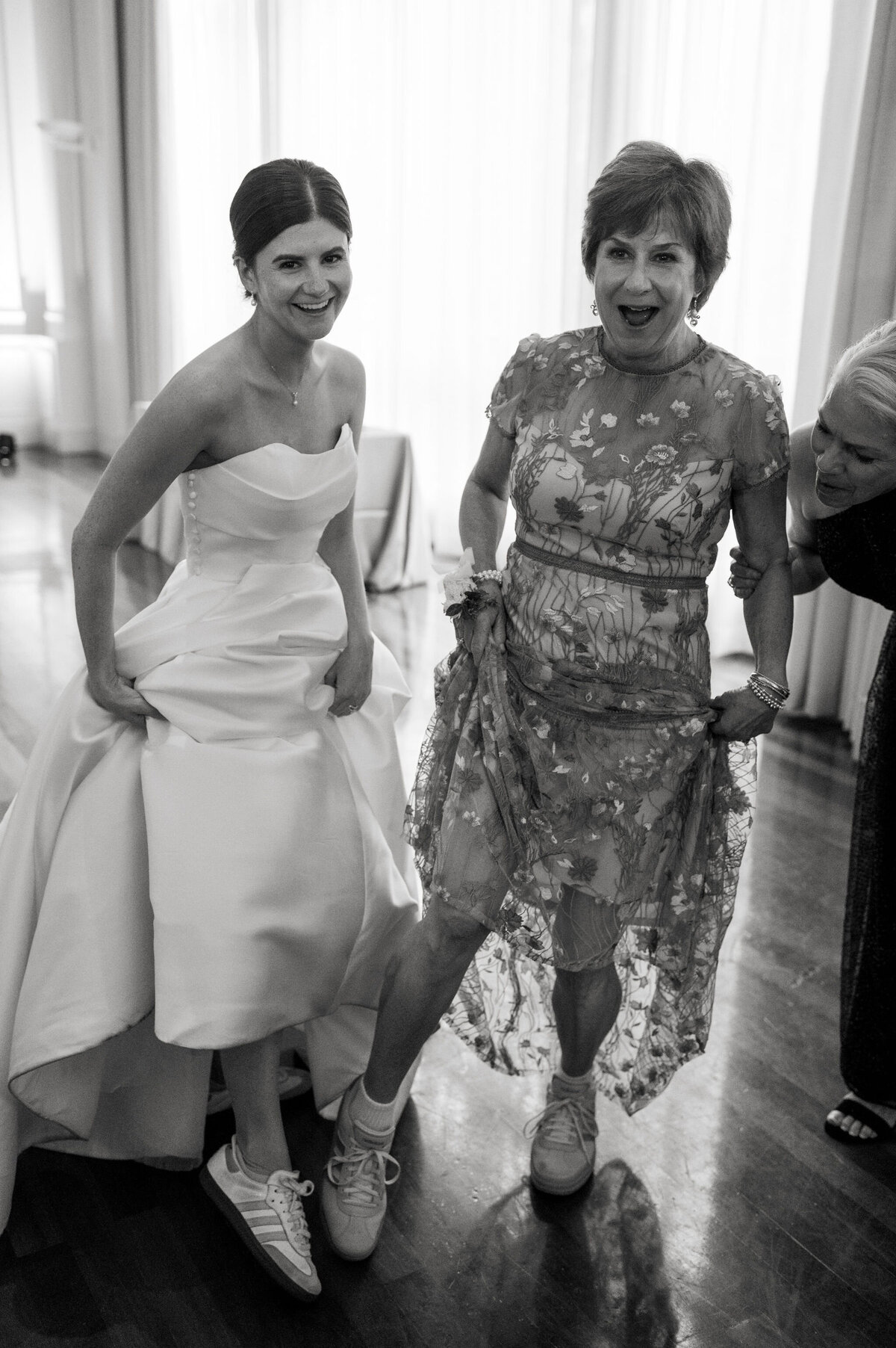 AlexisLunsfordPhotographyEmma&JoeySwanHouseWedding-995