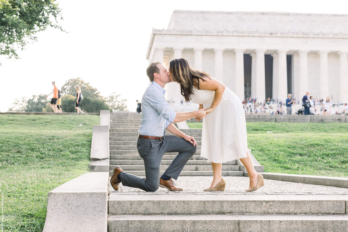surprise-proposal-lincoln-monument-national-mall-photography-washington-DC-modern-light-and-airy-classic-timeless-romantic-maryland-3