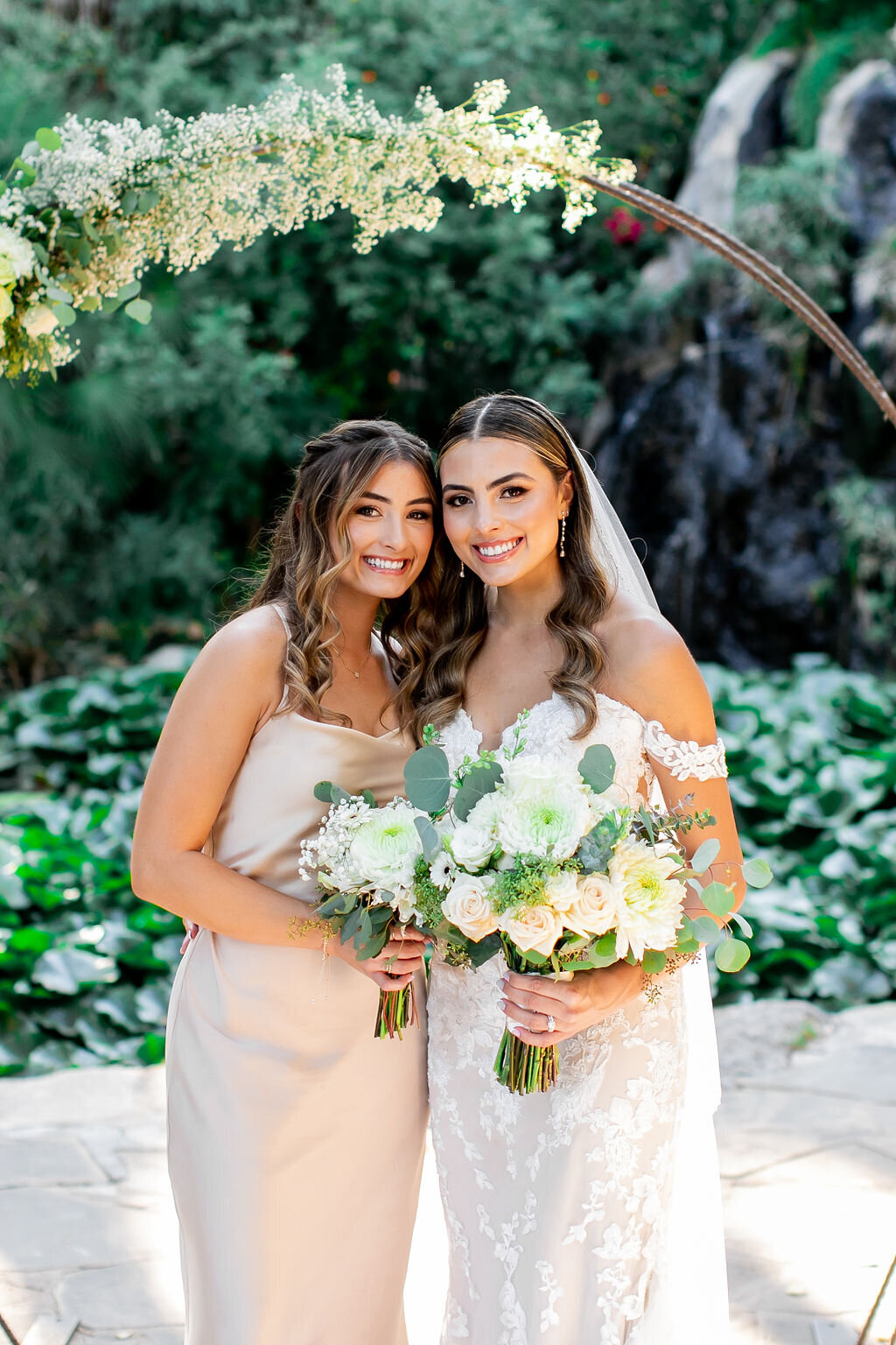 bridesmaids-bouquet-botanica-oceanside-california-wedding-photographer-sarah-block